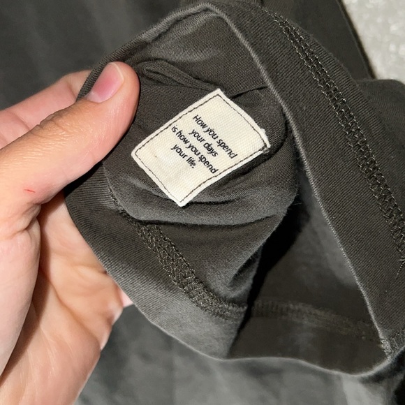 Vuori Ever Henley shirt Men M/L PTP 23.5 - Picture 6 of 8